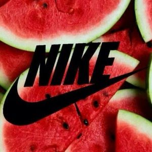 Meet your Posher, Aja